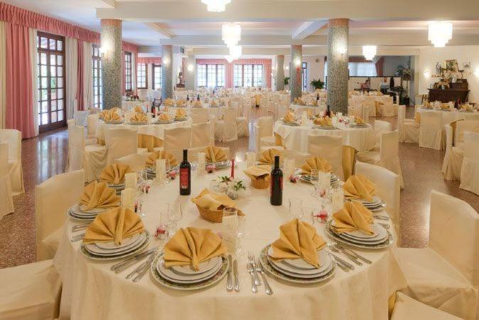 Hotel Le Rocce Маджоне Экстерьер фото